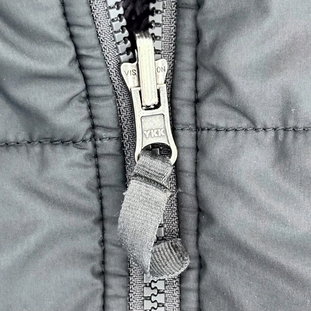THE NORTH FACE Mount Chimbo Youth Boy L Black/Gray Reversible Jacket Puffer Cozy